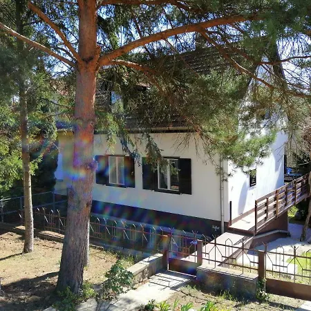 Toboz-haz * Szarvaskő